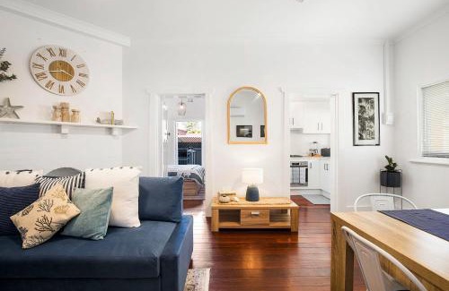 Henley Beach Apartment | Seaview No 6 Henley Beach Wifi