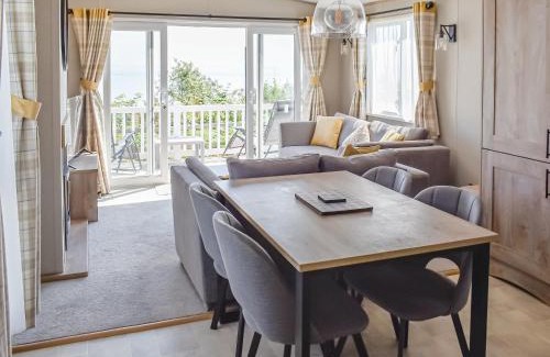 Corton House | Seaview One - Uk50167