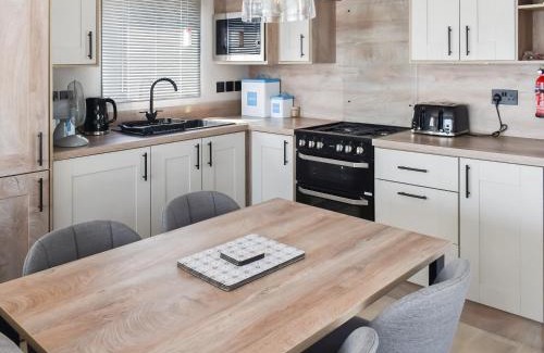 Corton House | Seaview One - Uk50167