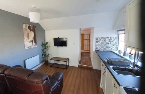 Mevagissey Apartment | Seaview-petsok-patio-1br