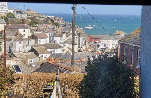 Mevagissey Apartment | Seaview-petsok-patio-1br