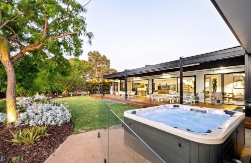 Yallingup House | Seaview - spa and ocean views in luxury
