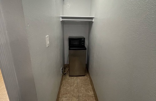 Mid City Hotel | Seaway Motel