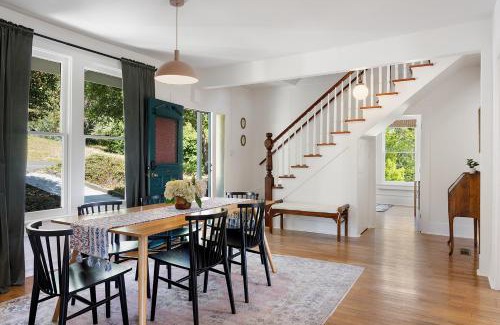 Sebastopol House | Sebastopol Farmhouse on 3 acres, fiber, kid friendly