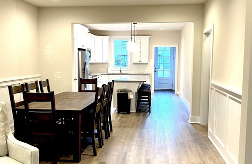 Auburn - Opelika House | SEC House-2025 FB game weekends include 4 endzone tickets 2 night min-sleeps 8