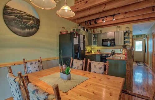 Cranberry Falls House | Secluded 2 BR 2 BA Cabin,Glamorous Views,Hot Tub, Firepit, WIFI