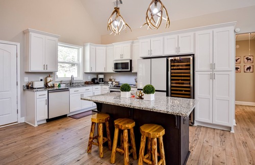 Blairsville Cabin | Secluded 2-story home with private hot tub, game room, fireplace, firepit, decks