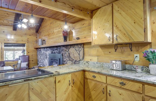 Tollgate Canyon Cabin | Secluded 3-Acre Cabin in Tollgate w/Gas Grill!