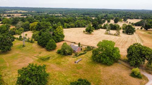 New Forest District House | Secluded 3 bed cottage in private parkland