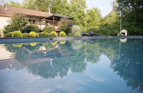 Oberlin House | Secluded 5 acre getaway heated inground pool 6 person hot tub