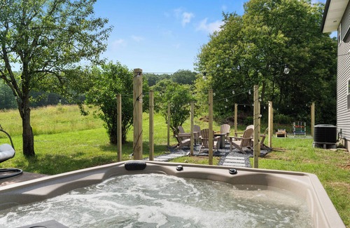 East Stroudsburg Villa | Secluded 5-Bed Poconos Oasis with Hot Tub