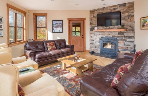 Newry House | Secluded and Elegant - Mountain Retreat with peaceful Sunday River Road Setting