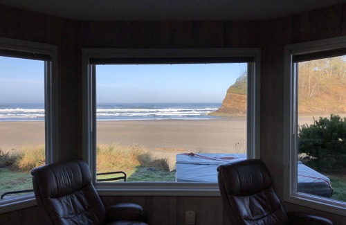 Neskowin House | Secluded and updated beach front home with Spectacular Views