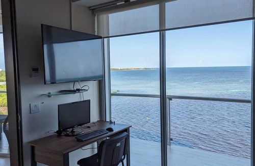 La Isla Apartment | Secluded Apartment with Breathtaking Ocean Views