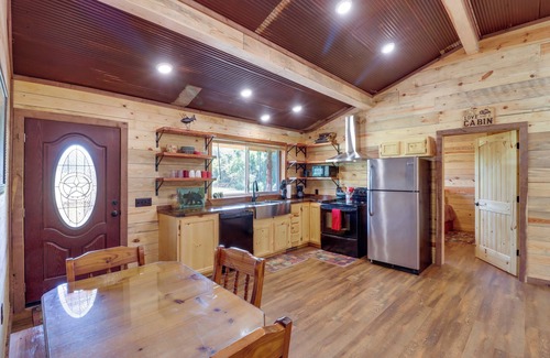 Newnata Cabin | Secluded Arkansas Retreat Near Fishing & Hiking!