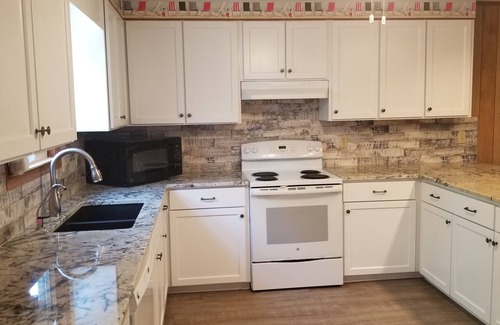 Edisto Island House | Secluded Beachwalk House - Great Layout for Families and Groups! Pet Friendly.