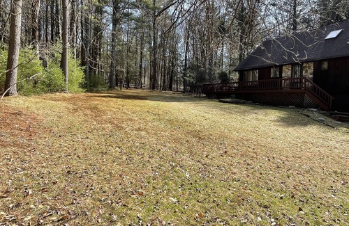 White Lake House | Secluded & Bright country house close to lakes & Bethel Woods/Woodstock grounds