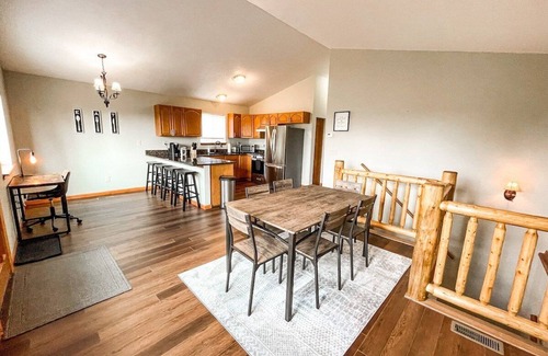 Florissant House | Secluded Cabin | fishing/hiking/relaxing/fireplace