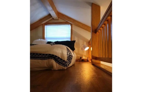 Mena House | Secluded Cabin in the Forest at Raspberry Retreat