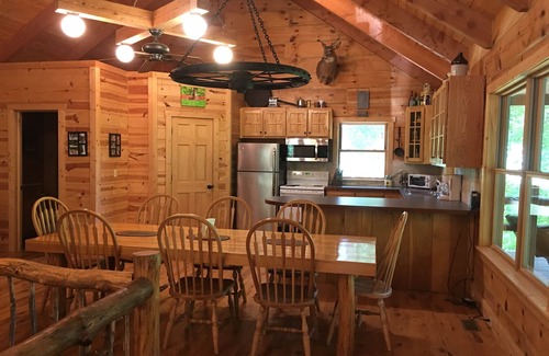 New Plymouth Cabin | Secluded Cabin in Hocking Hills on 97 acres