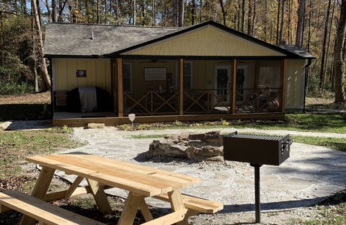 Fair Play Cabin | Secluded Cabin near Lake Hartwell, Great for Hunting & Fishing.