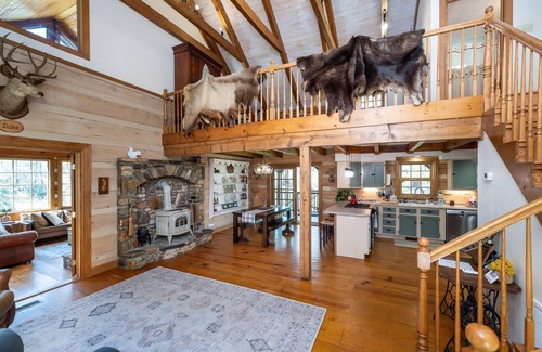 Brevard Cabin | Secluded Cabin on Private 6 Acres w/2 Waterfalls & 4 Streams Near Brevard