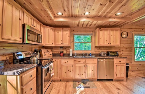 Murphy Cabin | Secluded Cabin w/Deck 13 Miles to Downtown Murphy