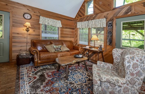 Lake Toxaway Cabin | Secluded Cabin w/Fire Pit and Pickleball