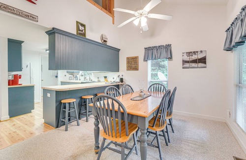 Hayesville Cabin | Secluded Cabin w/Porch - 7 Miles to Lake Chatuge!