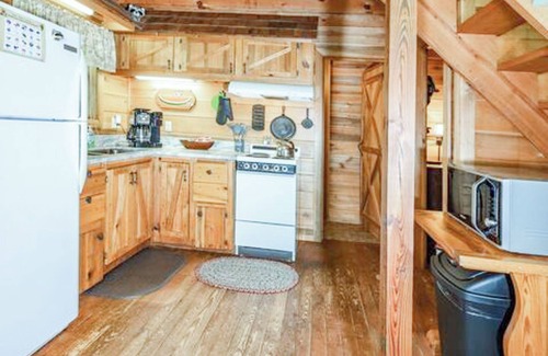 Lake Toxaway Cabin | Secluded Cabin with Fire Pit and Pickleball