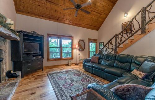 Hiawassee House | Secluded Cabin with Pool Table Nestled Amidst Georgia's Forests in Hiawassee, Georgia