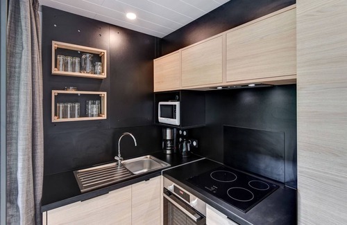Hourtin Ski Chalet | Secluded Chalet in Hourtin with Swimming Pool