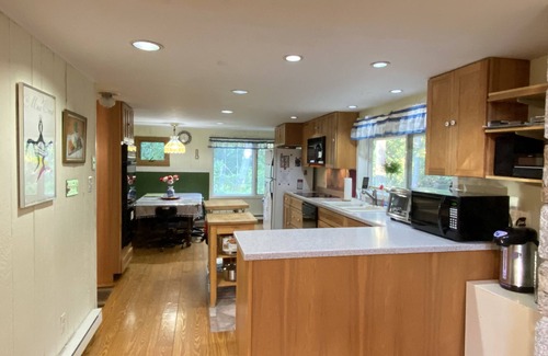 Reeders Ski Chalet | Secluded Chalet On Stream - Mins to Camelback