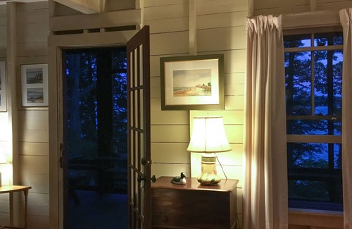 Raymond House | Secluded Classic Lakefront Cottage