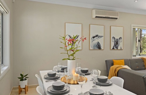 St. Georges Basin House | Secluded Cottage Surrounded by Eucalyptus Trees and Native Wildlife