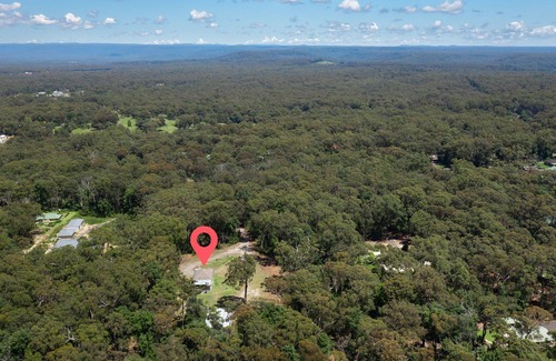 St. Georges Basin House | Secluded Cottage Surrounded by Eucalyptus Trees and Native Wildlife