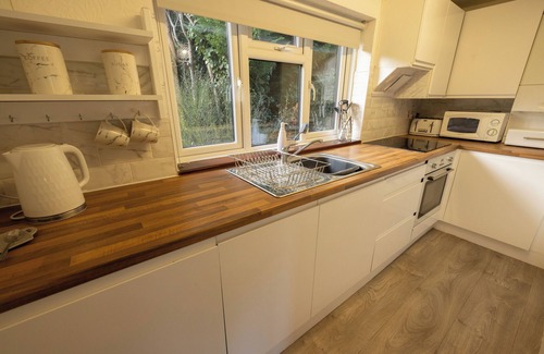 Tenbury Wells Cottage | Secluded Cottage, surrounded by Common Land. 10 minute walk to local country pub