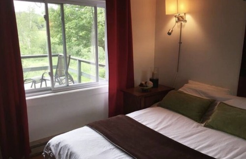 Bracebridge Cottage | Secluded Cottage | Sauna & Hot Tub on 44 Acres | Pets Welcome