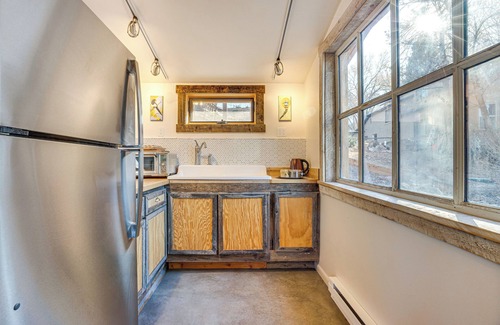 Lazear Cottage | Secluded Couple's Retreat on Farm in Paonia!