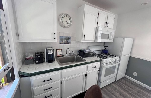 Marina District Apartment | Secluded Courtyard Studio with Kitchen & Private Entrance