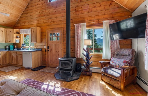 Los Ranchitos Estates House | Secluded Cozy Cabin, Pet Friendly, 20 Min to Durango, 10 to Vallecito!
