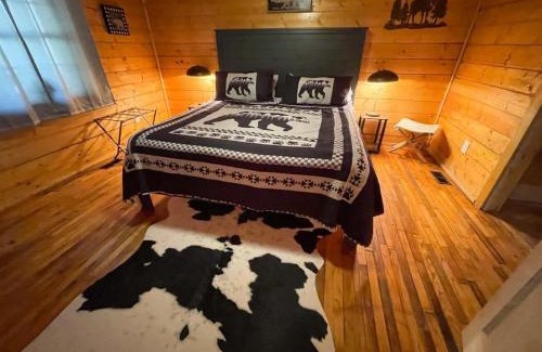 Cosby House | Secluded Creekside Cabins with Hot Tubs - Perfect