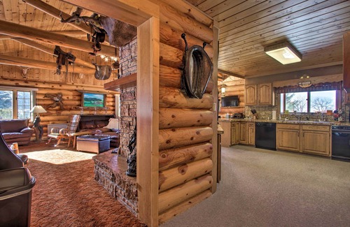 Dillon House | Secluded Dillon Home w/Private Hot Tub + Deck!