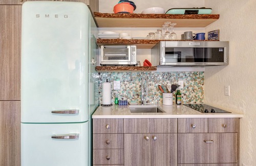Coupeville House | Secluded dog-friendly studio with free WiFi, kitchenette & nearby beach access