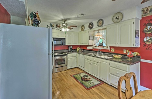 Edgemont House | Secluded Edgemont Getaway w/Huge Outdoor Deck!