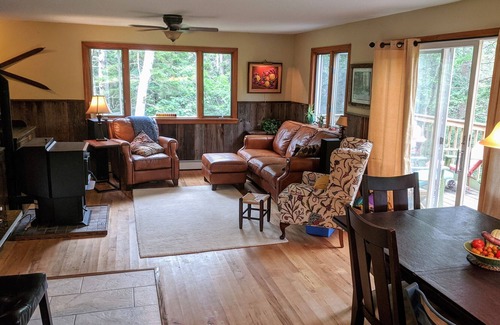Waterbury House | Secluded Elbow Room in Stunning Foothills