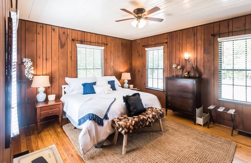 Savannah Cottage | Secluded & exclusive home near downtown with marsh views & screened porch