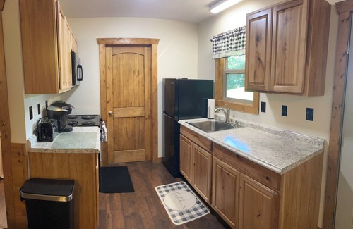 Elkin Cabin | Secluded farm cabin-private 100 acre retreat in Yadkin Valley Wine region