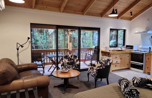 Rotorua Cabin | Secluded forest Retreat, Paradise Valley, Rotorua.