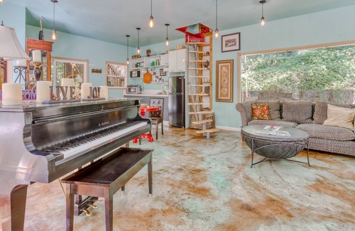 Cedar Hills House | Secluded forest home with private hot tub - dog-friendly - 6 minutes to downtown